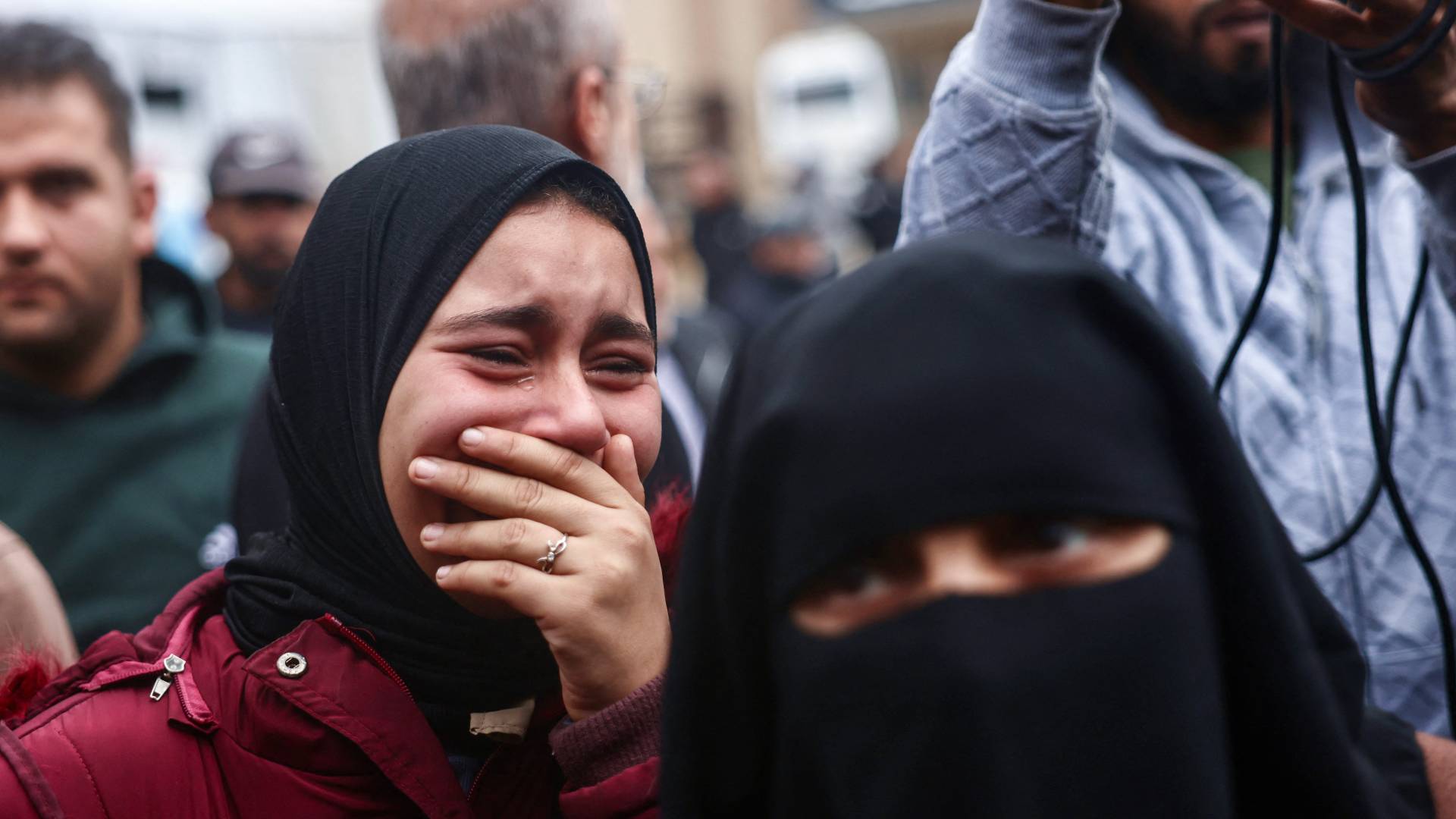 معاناة أهالي قطاع غزة