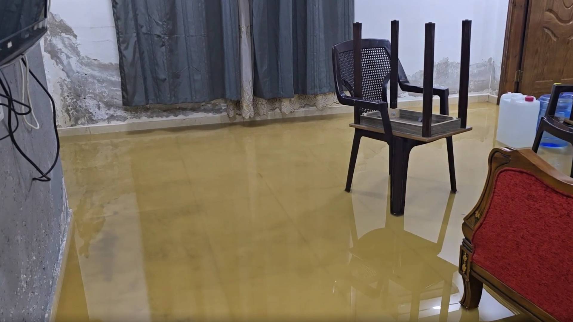 مداهمة المياه للمنازل في إربد