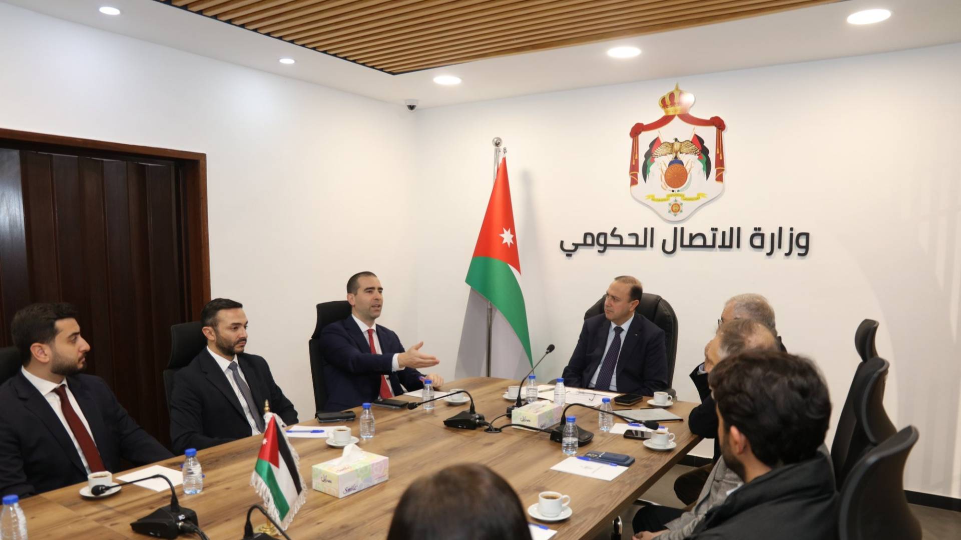 محمد المومني، وزير الاتصال الحكومي و نائب رئيس الشراكات الاستراتيجية في شبكة سي إن