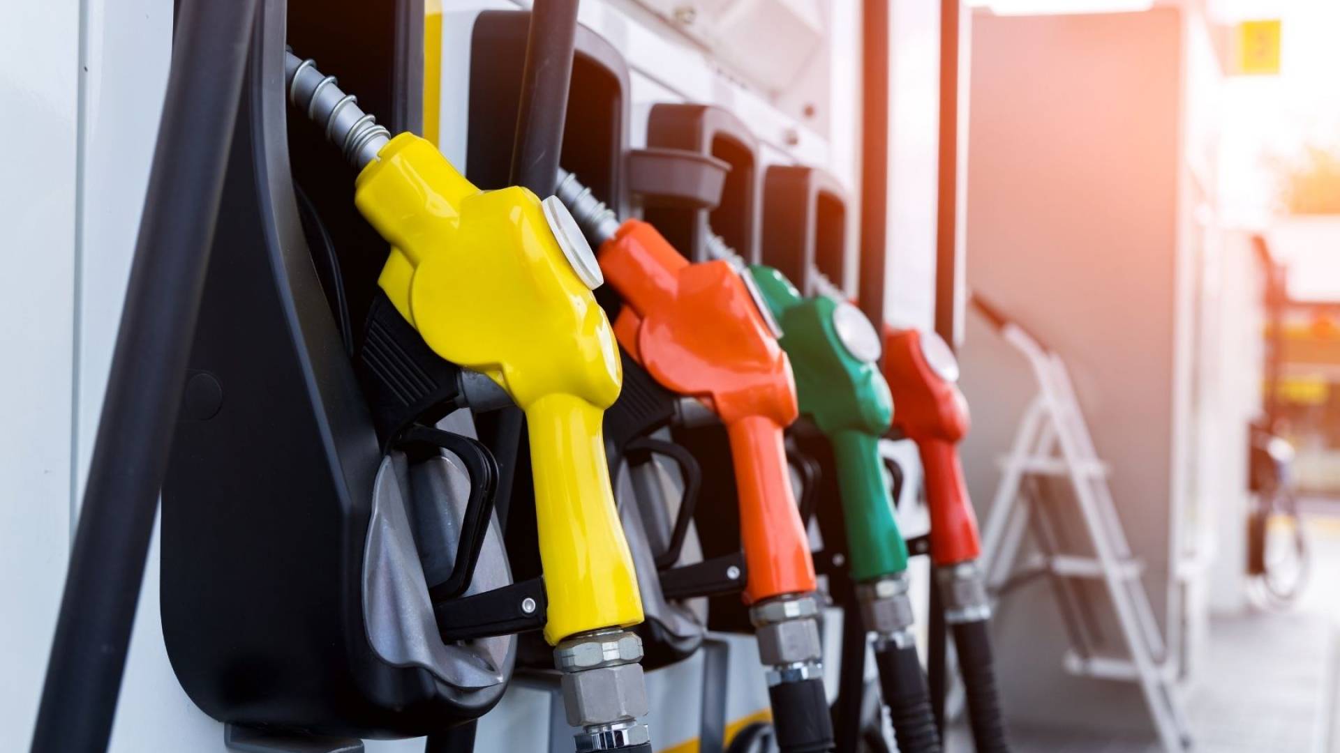 المشتقات النفطية من أحد محطات المحروقات