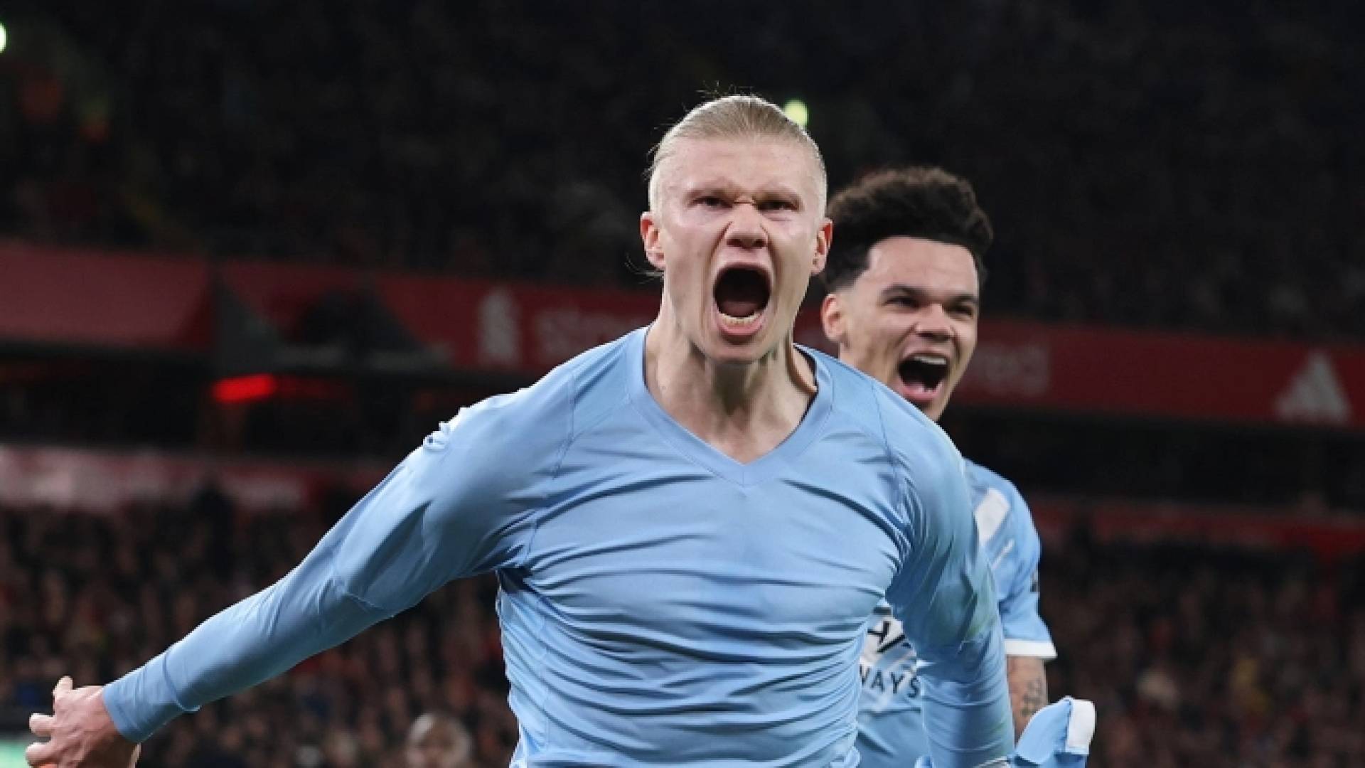 هالاند يحتفل بهدف