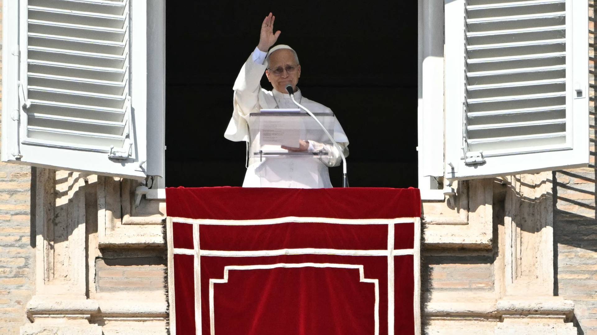 البابا ليو الرابع عشر