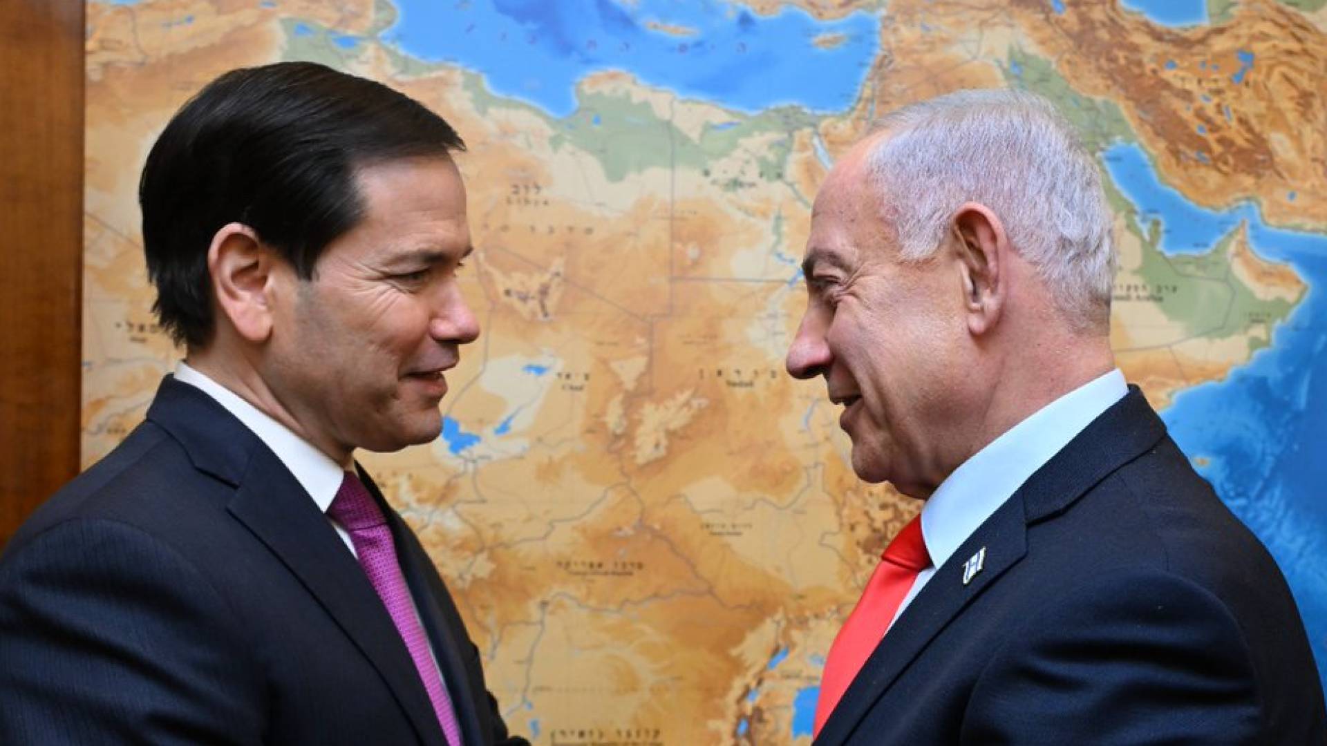 وزير الخارجية الأمريكي ماركو روبيو ورئيس وزراء الاحتلال بنيامين نتنياهو