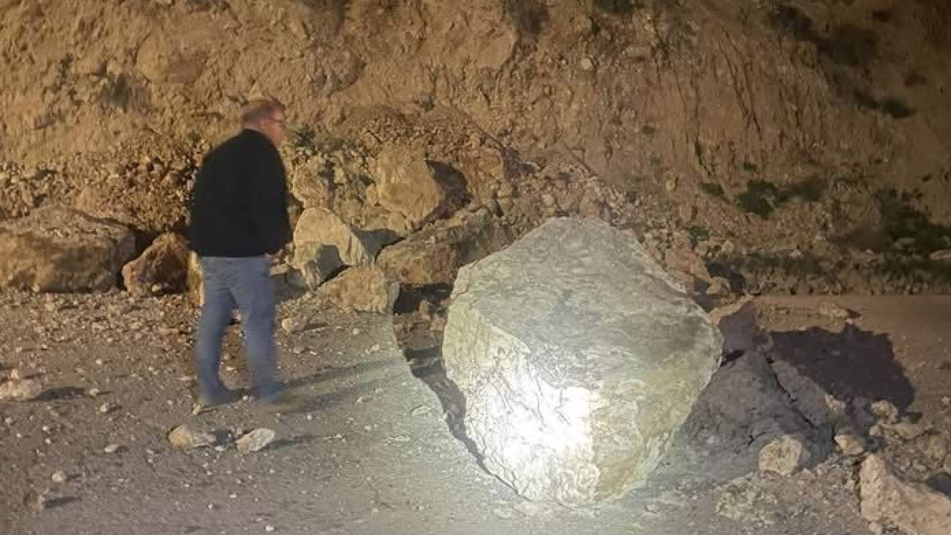 انهيار صخور