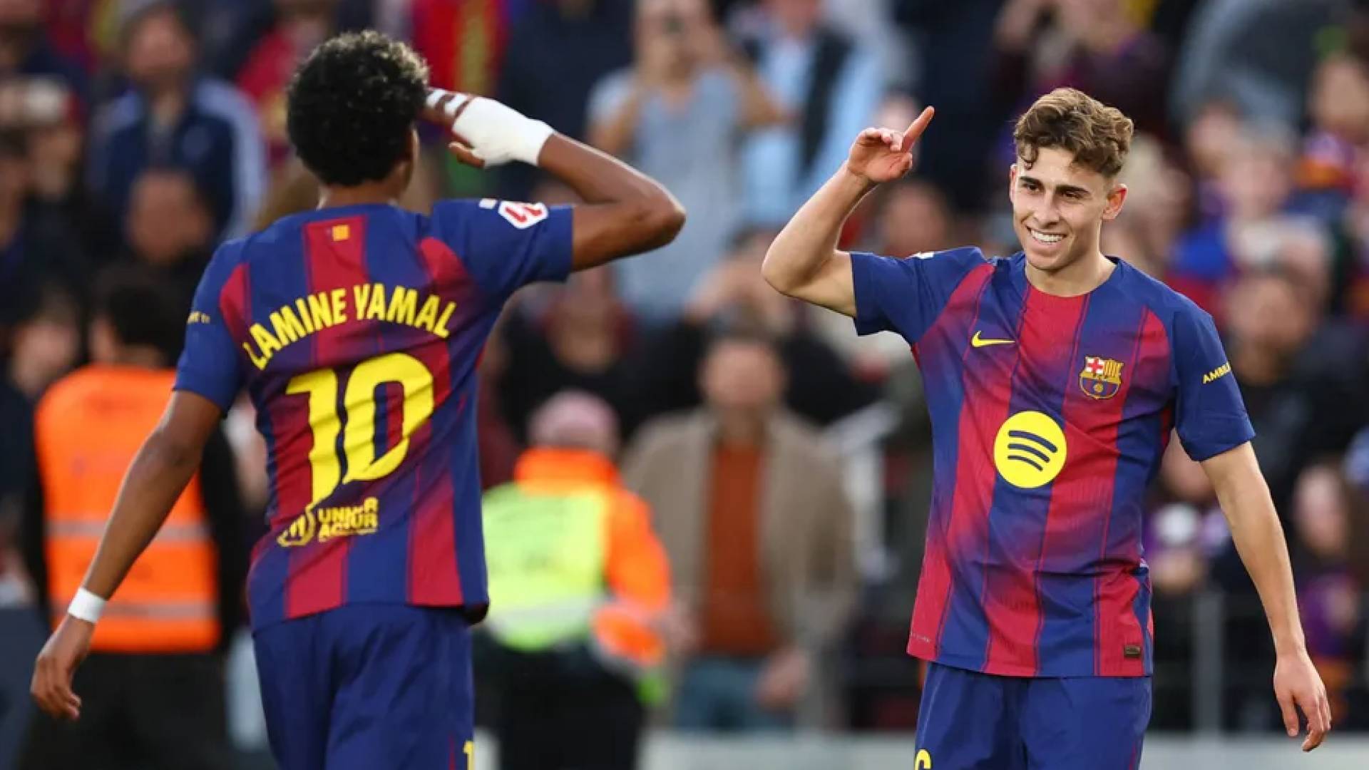 فرحة لاعبي برشلونة