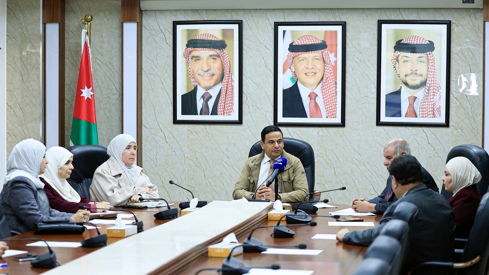 لجنة الطاقة النيابية اثناء اجتماعها