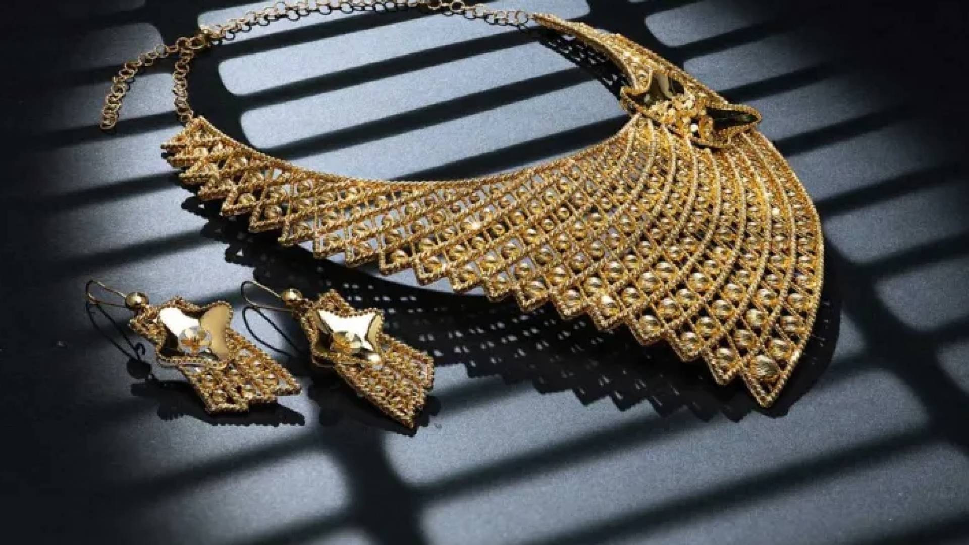 مجوهرات ذهبية