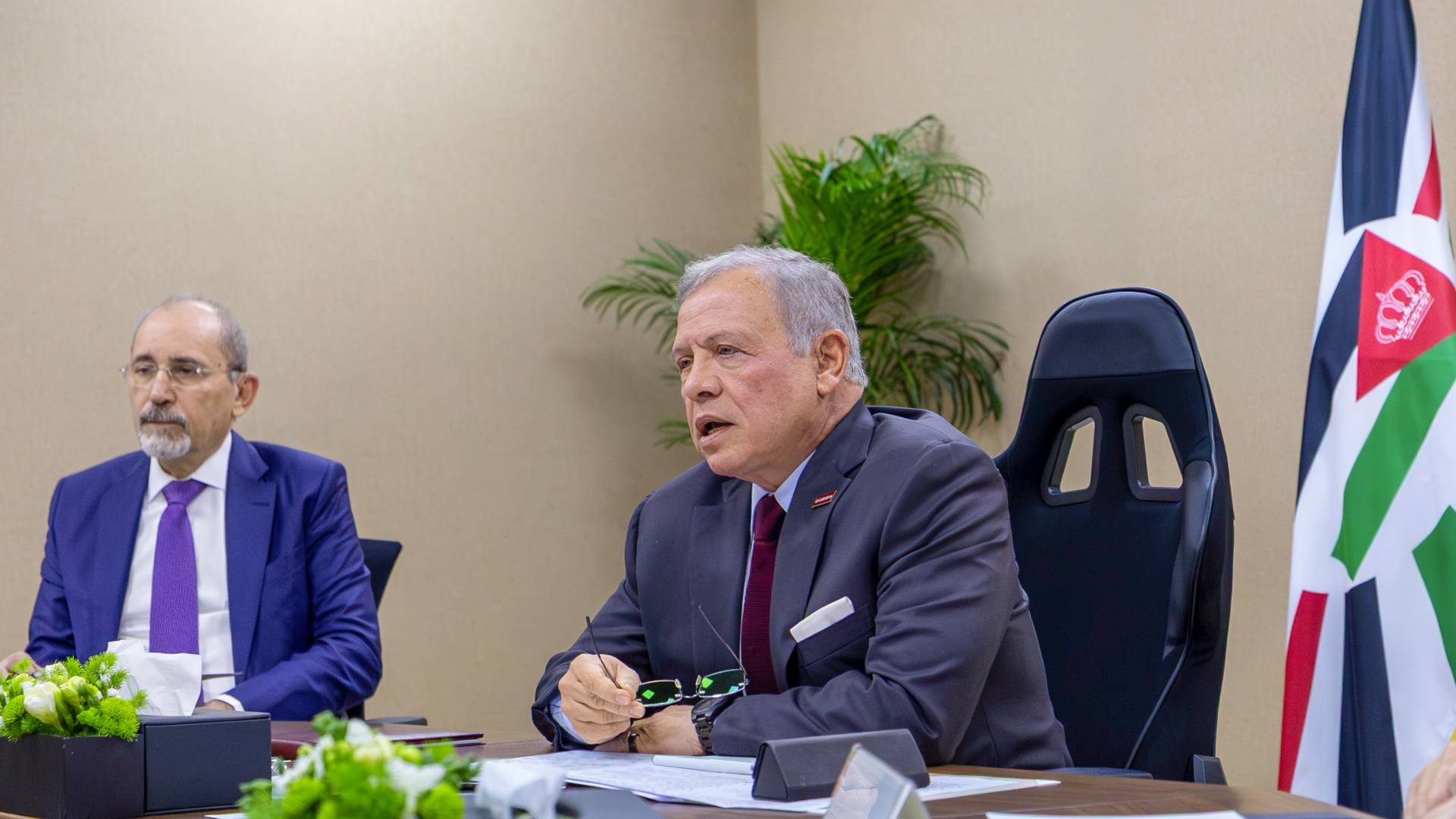 الملك يشارك باجتماع عبر تقنية الاتصال المرئي مع قادة من الاتحاد الأوروبي ودول المنطقة