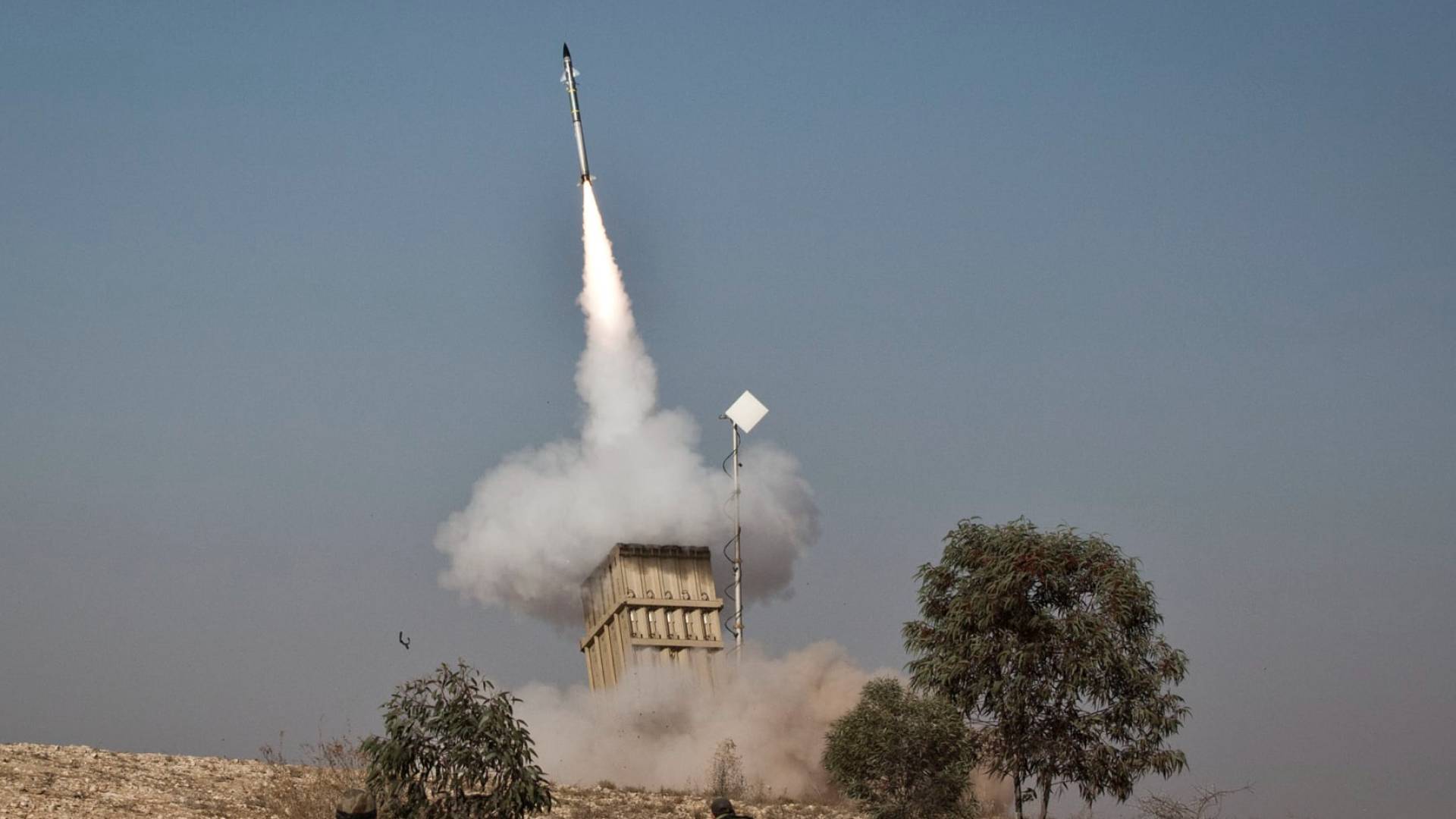 إطلاق صاروخ