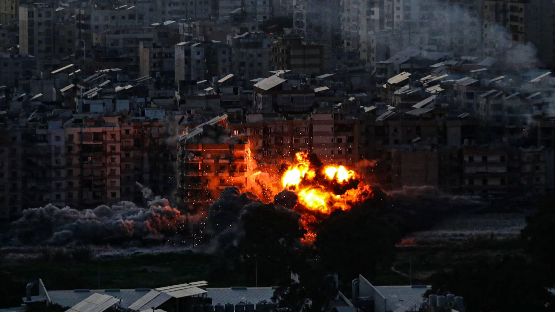 القصف على طهران