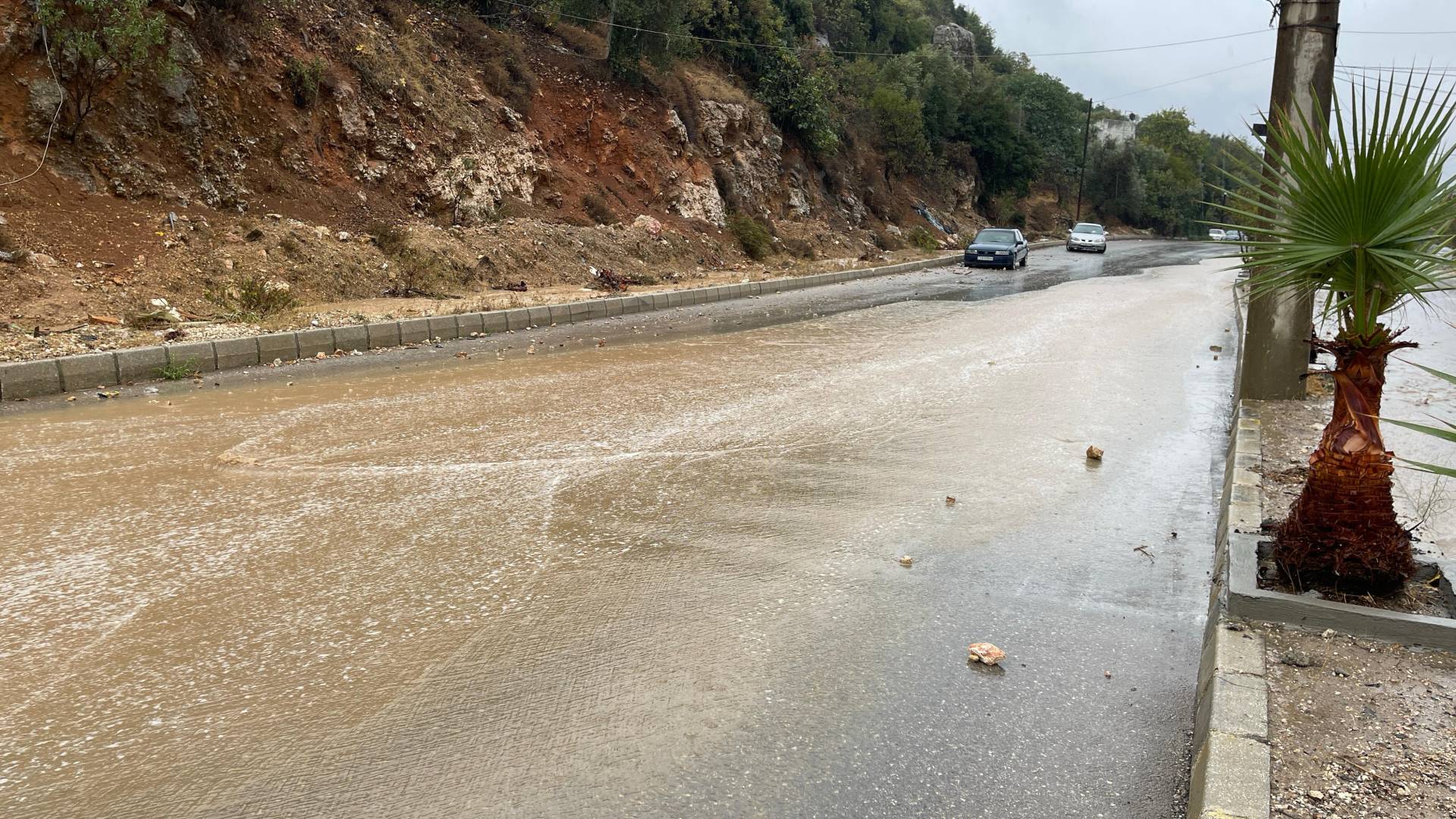 انهيار بسبب غزارة الأمطار وتشكل السيول في الأردن - ارشيفية