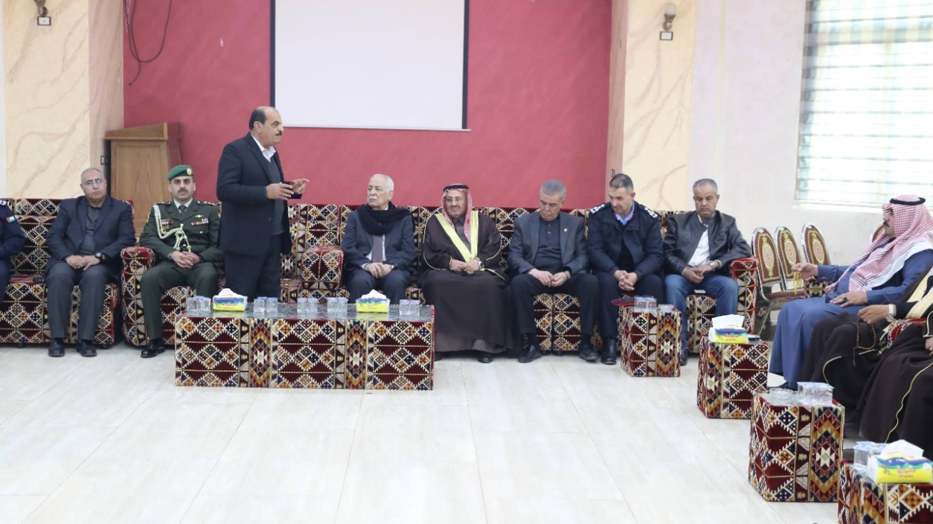 العيسوي يعزي عشيرة الصقور