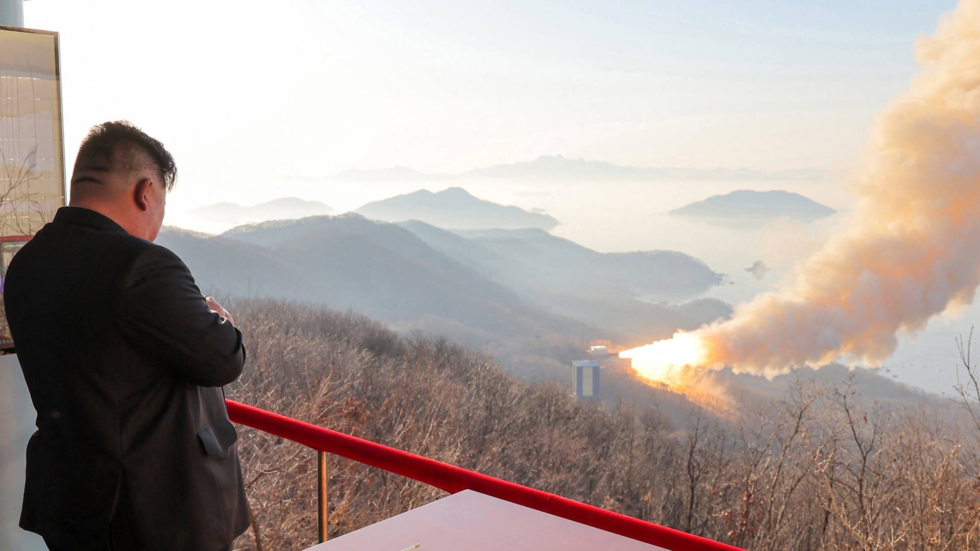 رئيس كوريا الشمالية كيم جونج اون