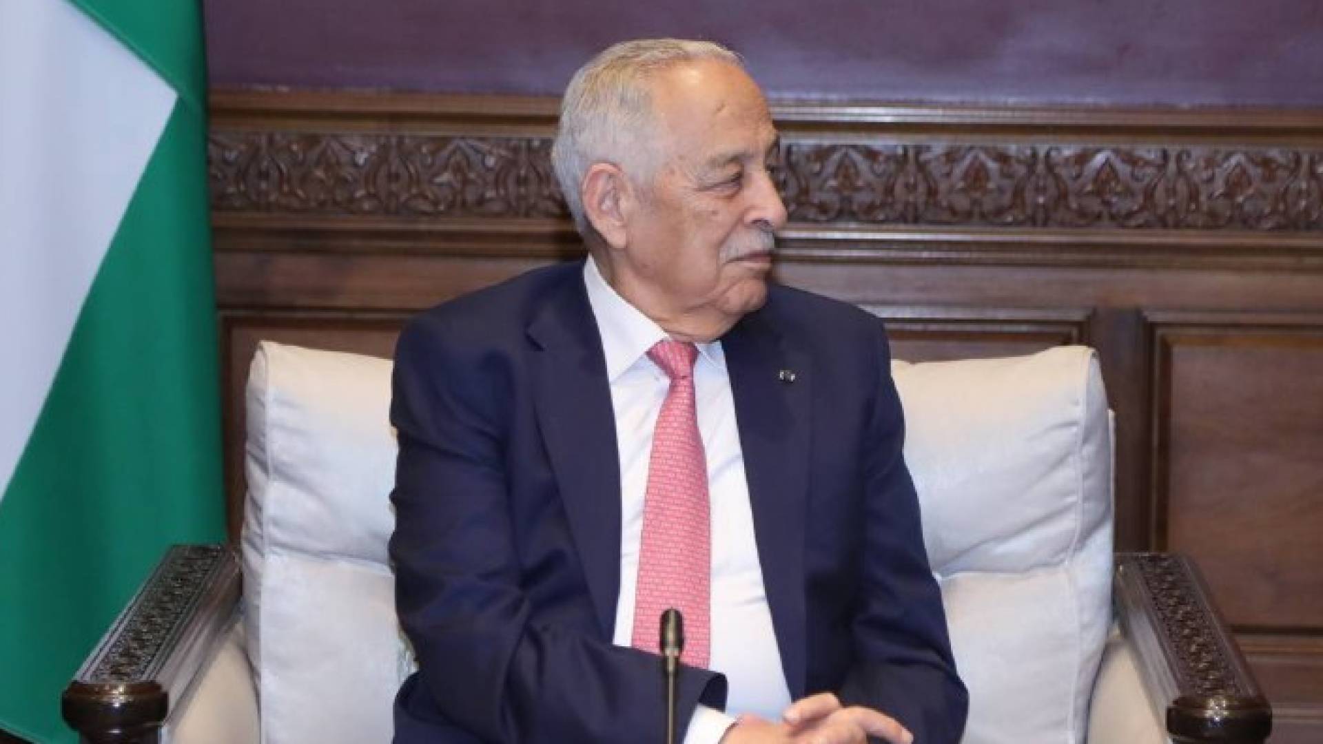 رئيس الديوان الملكي يوسف العيسوي