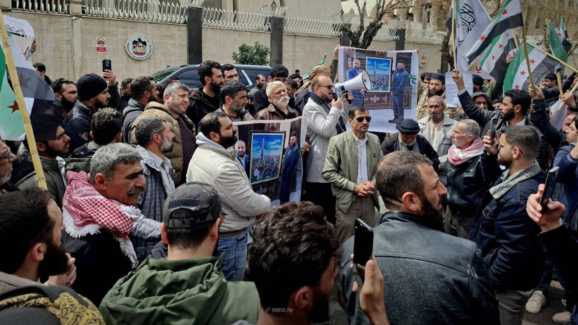 متظاهرين سوريين