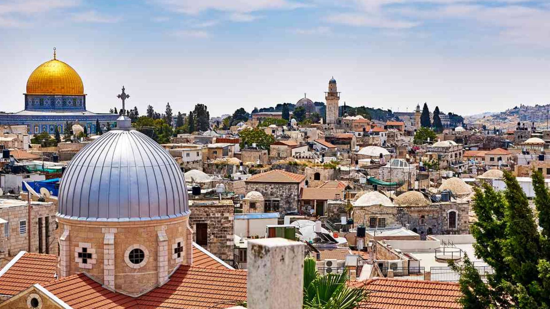 كنيسة القيامة والمسجد الأقصى