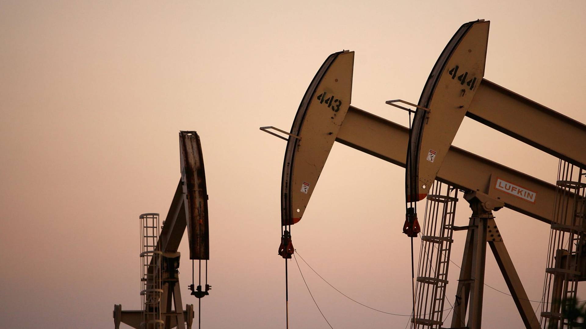 استخراج نفط - أرشيفية