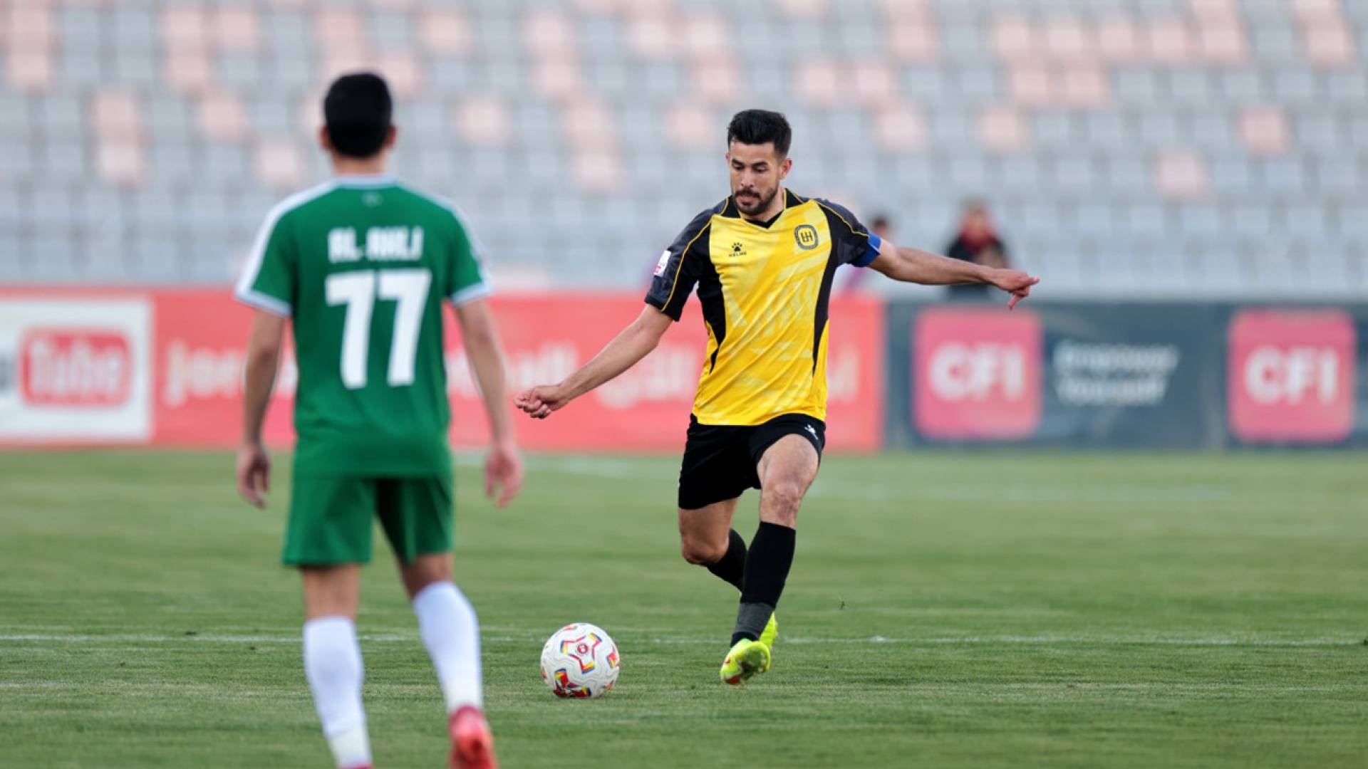 من مباراة الحسين والأهلي