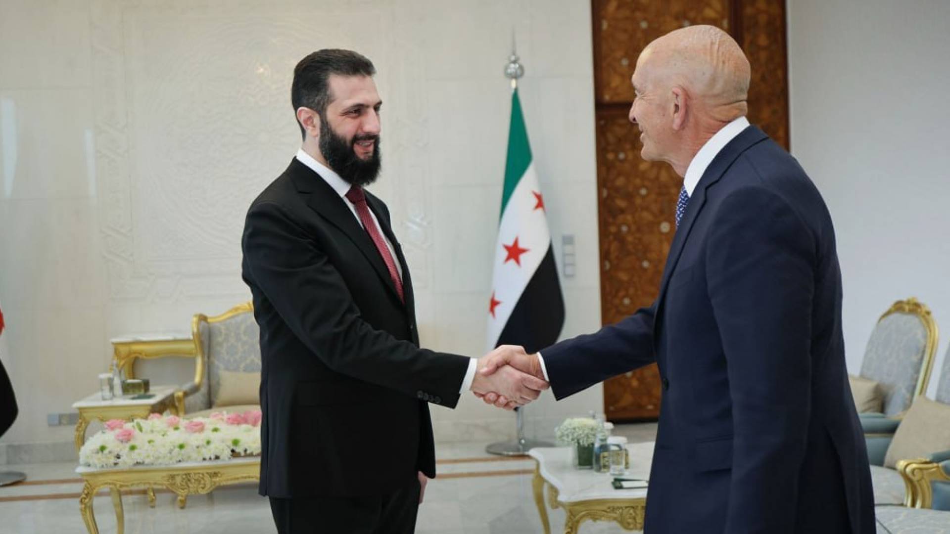 الرئيس السوري أحمد الشرع يستقبل المبعوث الأمريكي الخاص توماس باراك في دمشق