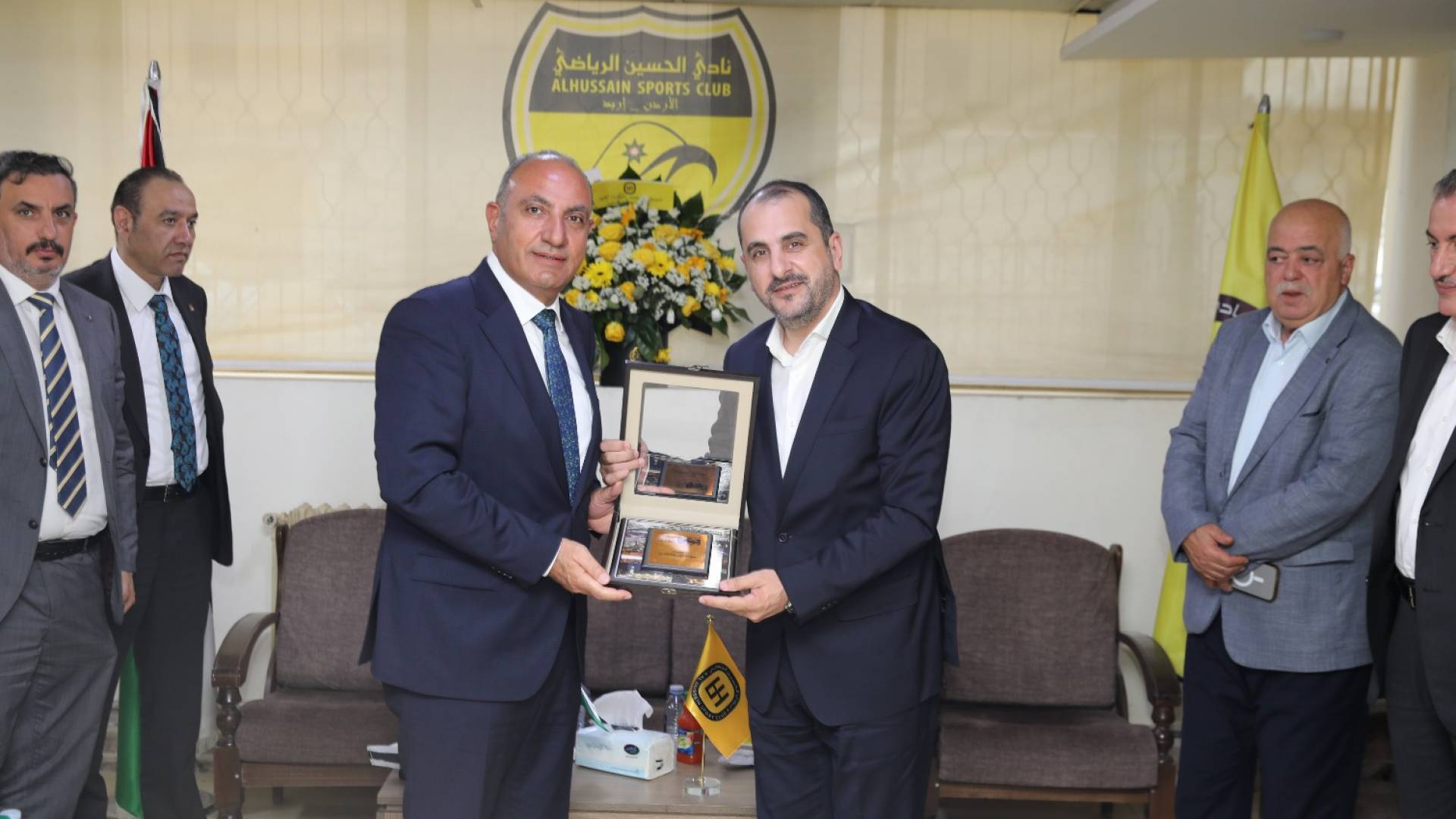 الشواربة يهنئ نادي الحسين إربد