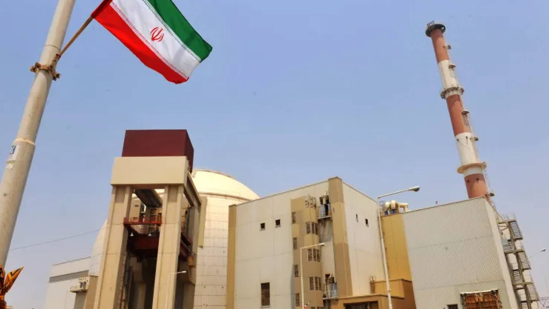 فايننشال تايمز: إيران تبدي مرونة لتقديم تنازلات نووية مشروطة بإنهاء الحرب