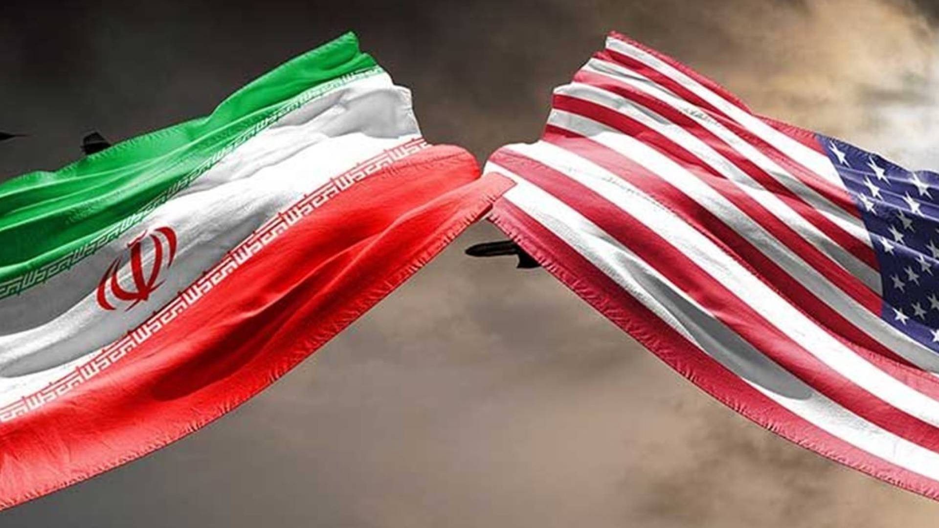 العلم الأمريكي والإيراني