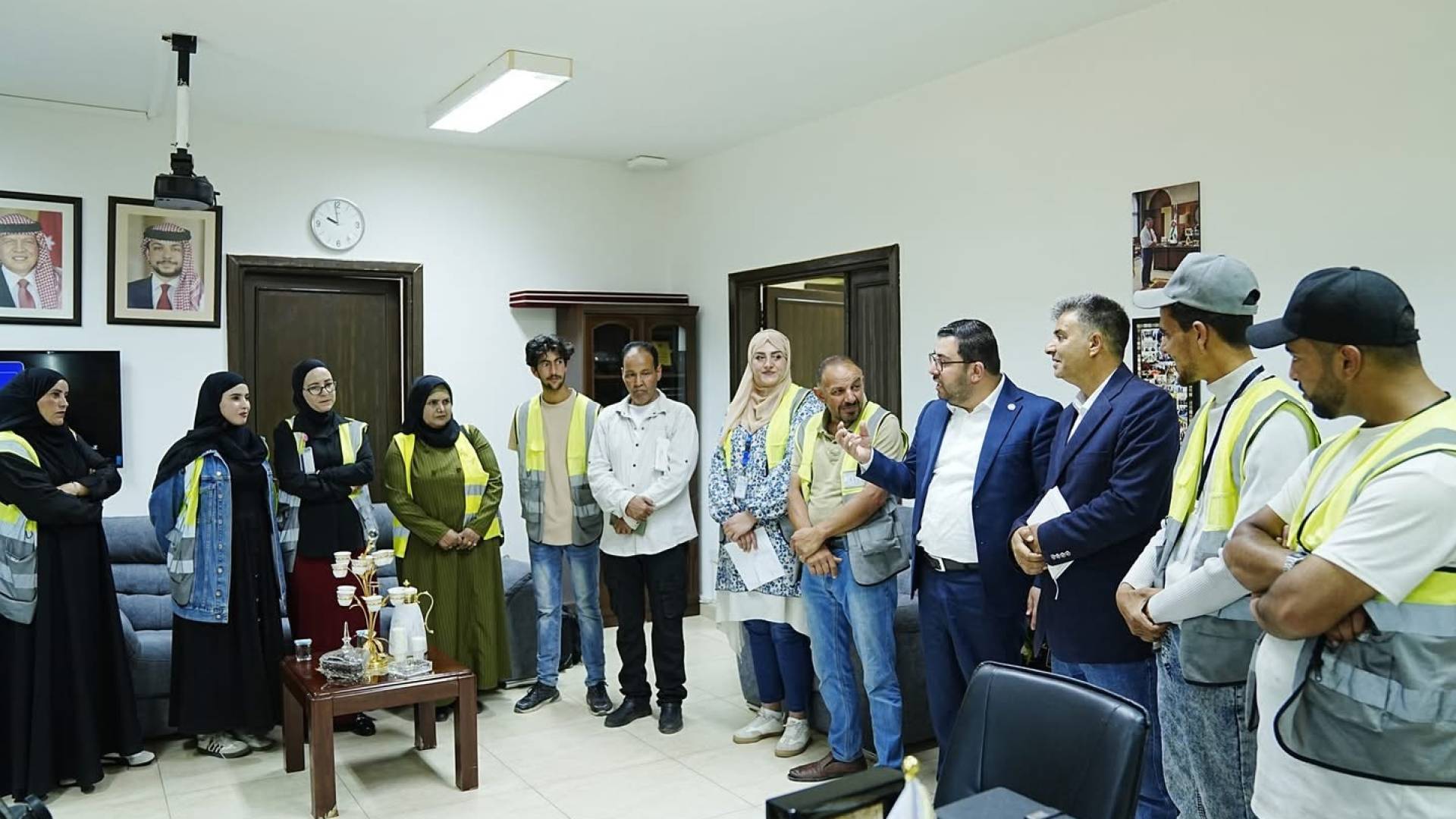 عاملين عثروا على مفقودات تقدر قيمتها بنحو 100 ألف