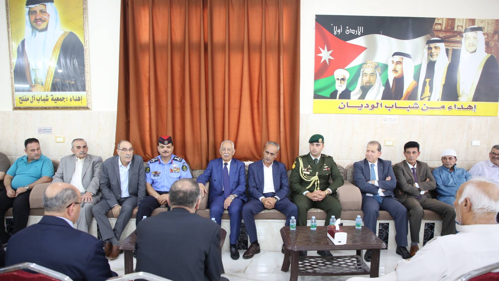 عيسوي يعزي بوفاة اللواء المتقاعد الوديان
