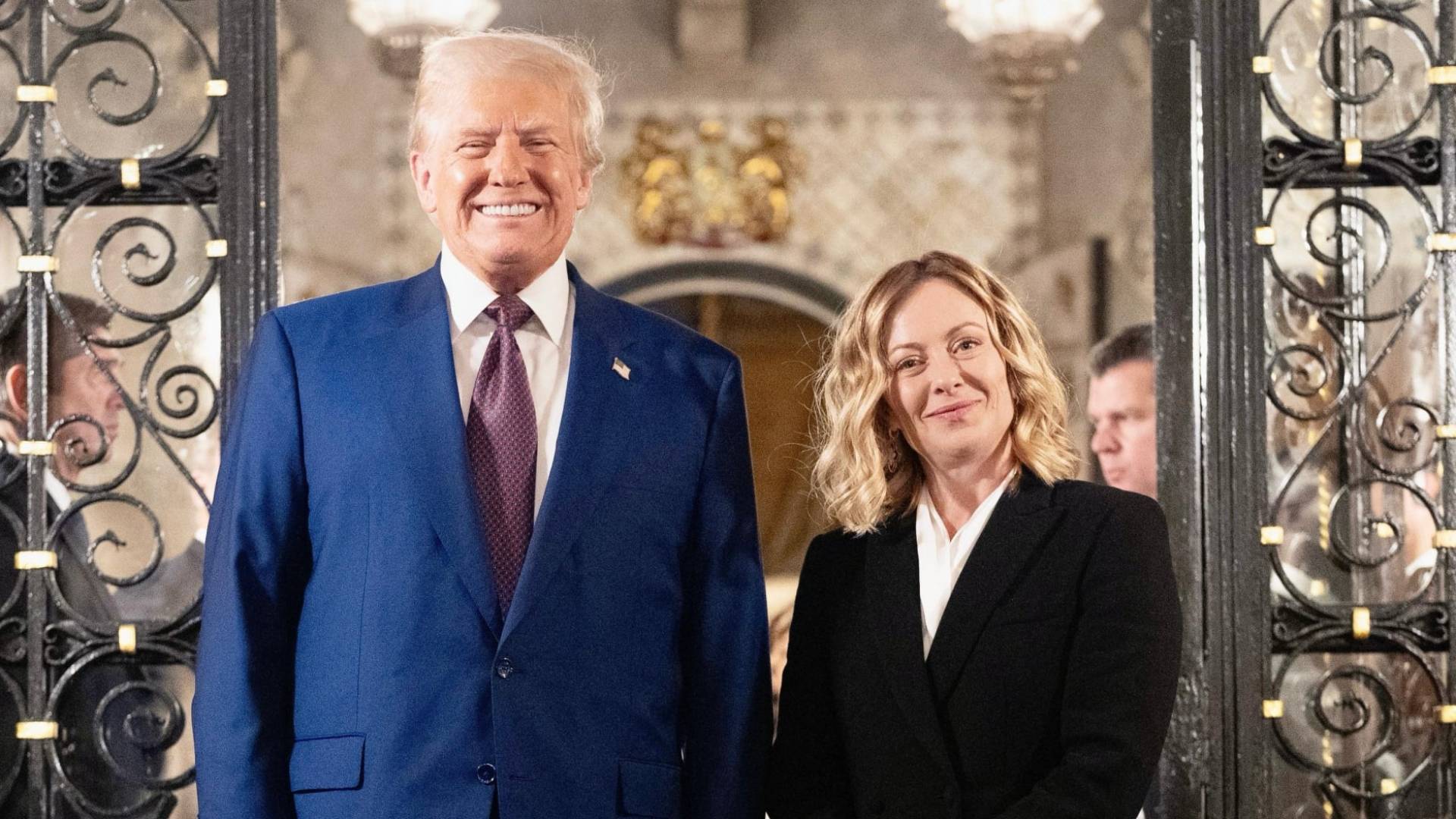 رئيسة الوزراء الإيطالية، جورجيا ميلوني، والرئيس الأميركي دونالد ترمب.