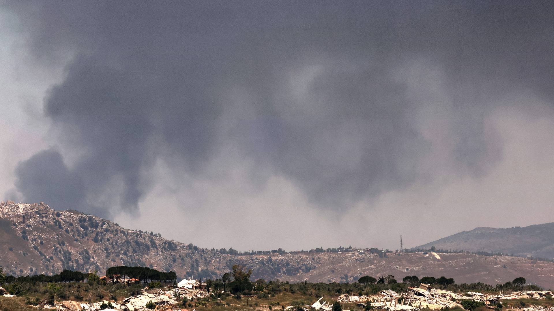 القصف على لبنان
