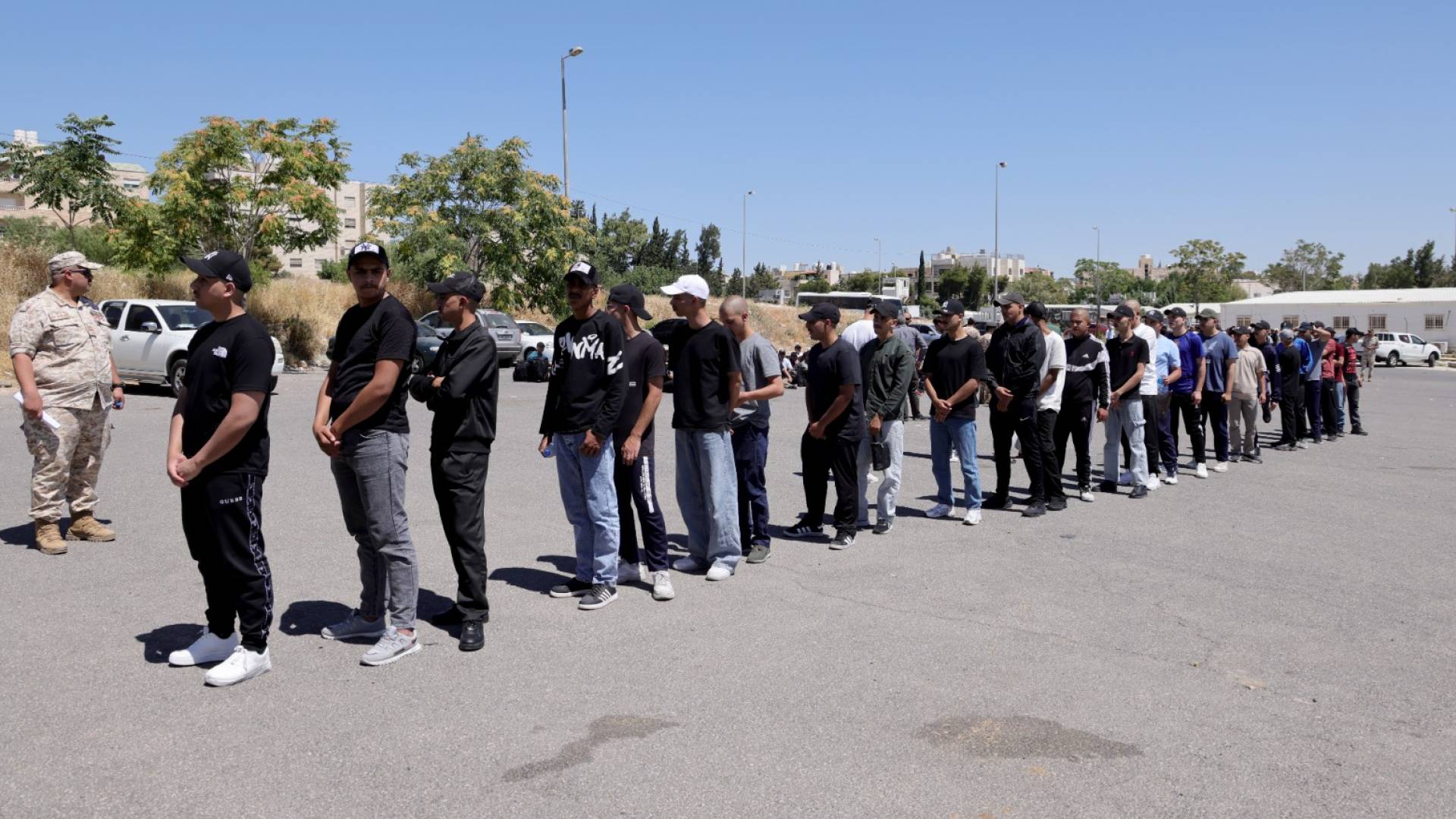 بدء التحاق الدفعة الثانية من مكلفي برنامج خدمة العلم في مركز تدريب خدمة العلم بمعسكرات شويعر