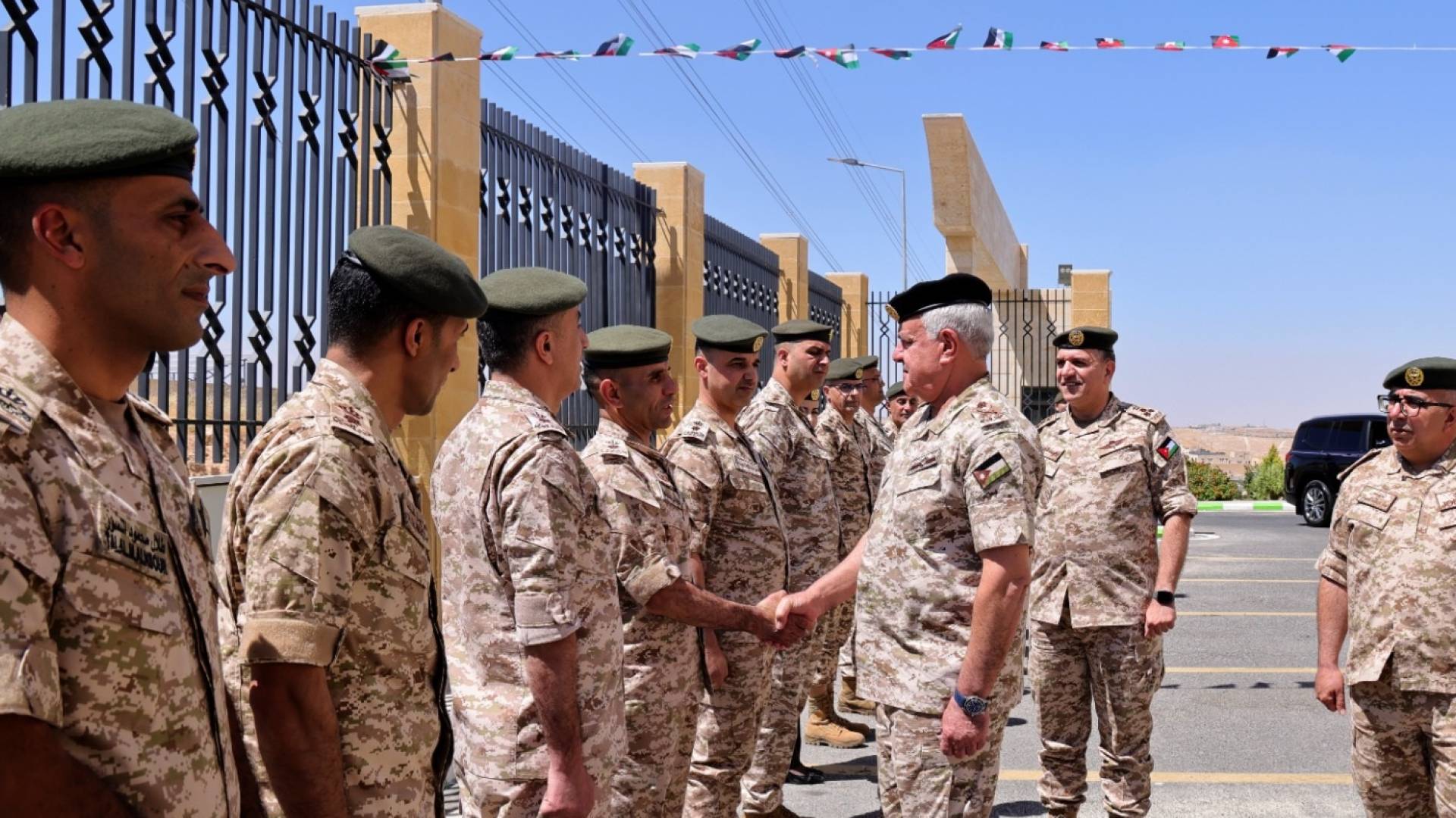 زيارة الحنيطي للمشتريات الدفاعية