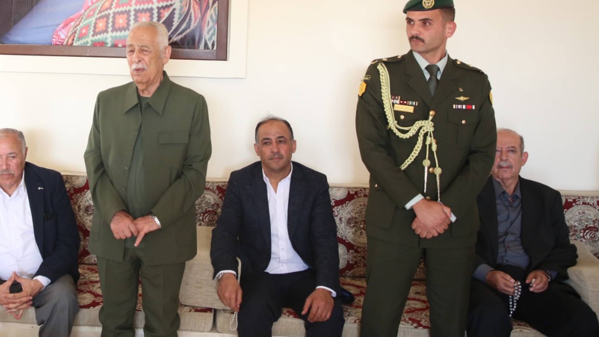 مندوبا عن الملك وولي العهد...العيسوي يعزي عشيرة الزبن/ بني صخر