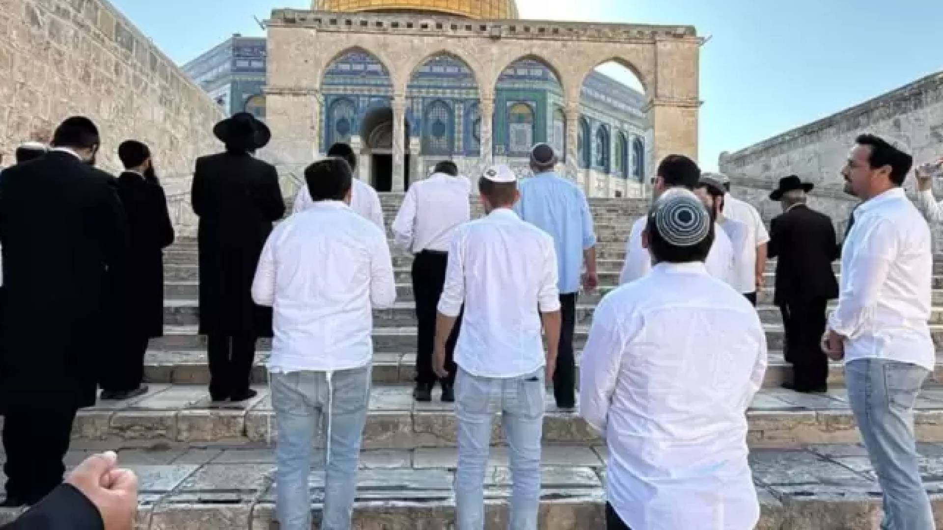 مستوطنون يقتحمون الأقصى