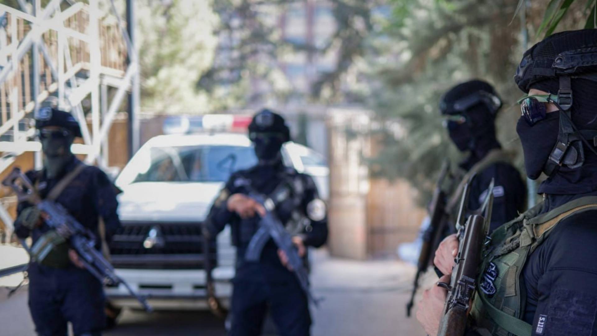 مكافحة المخدرات السورية بعد ضبطها لمروج مخدرات في درعا