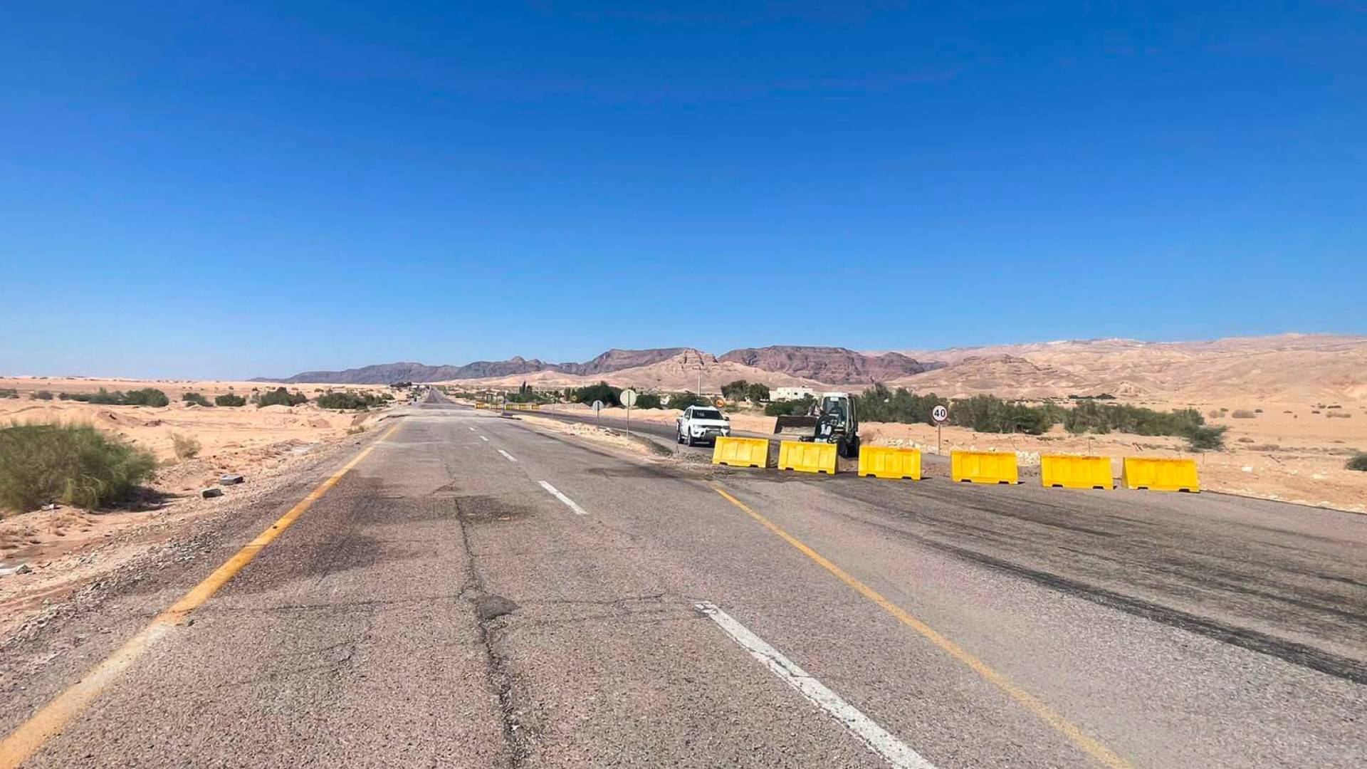 فتح طريق وادي عربة بعد الانتهاء من تعبيده