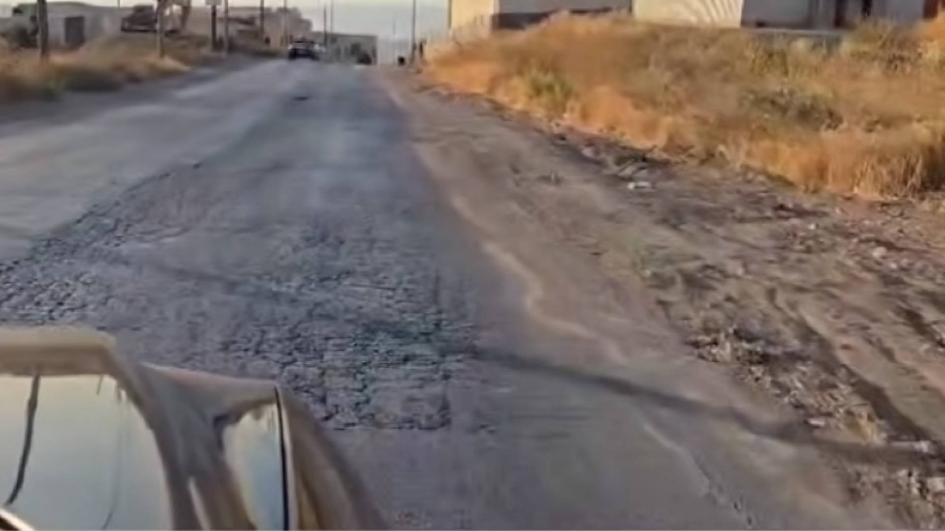 مطالبات بإصلاح طريق مستشفى الرشيد في أبو نصير