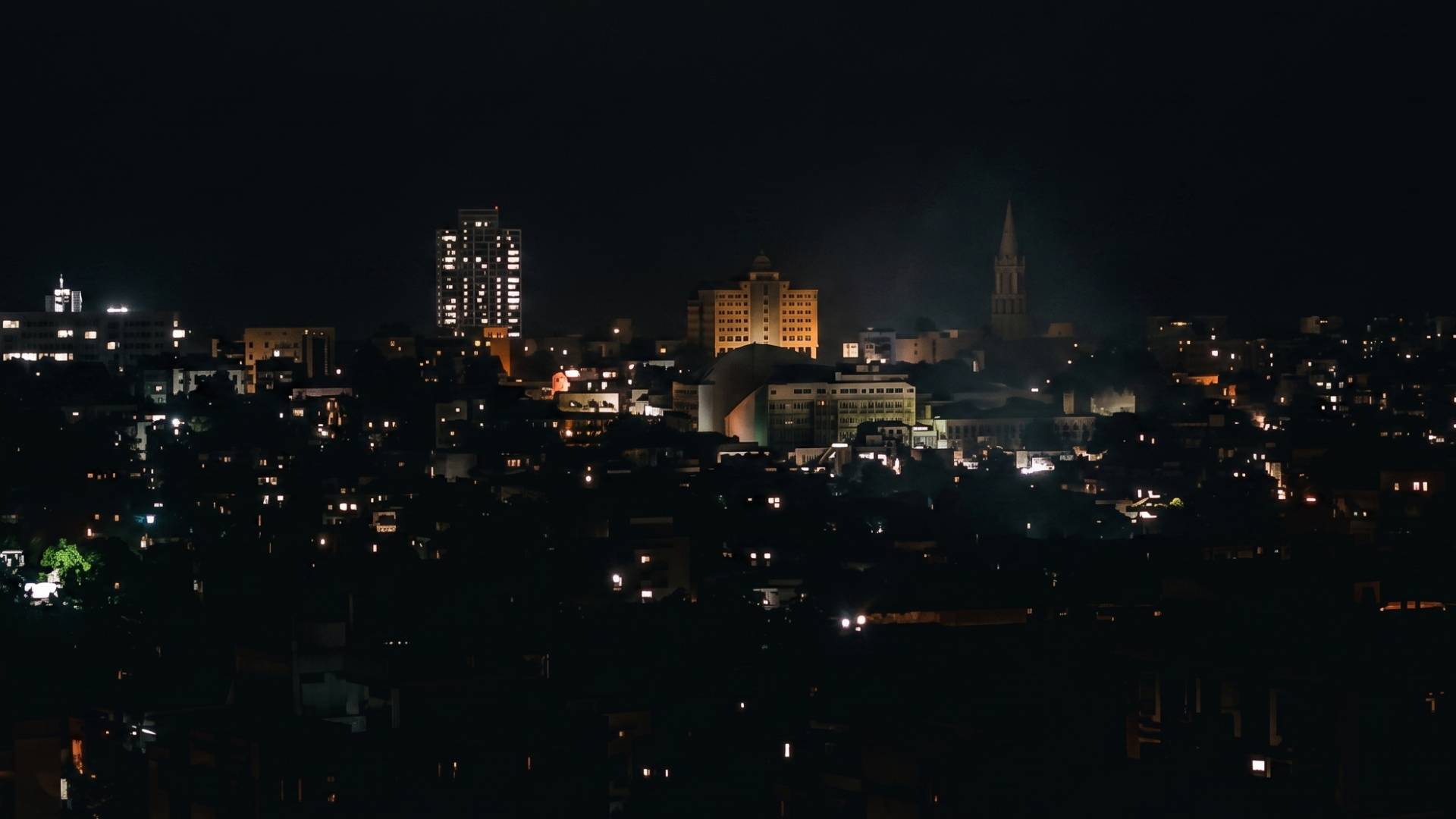 مدينة لهافانا أثناء انقطاع الكهرباء جراء انهيار شبكة الكهرباء في كوبا