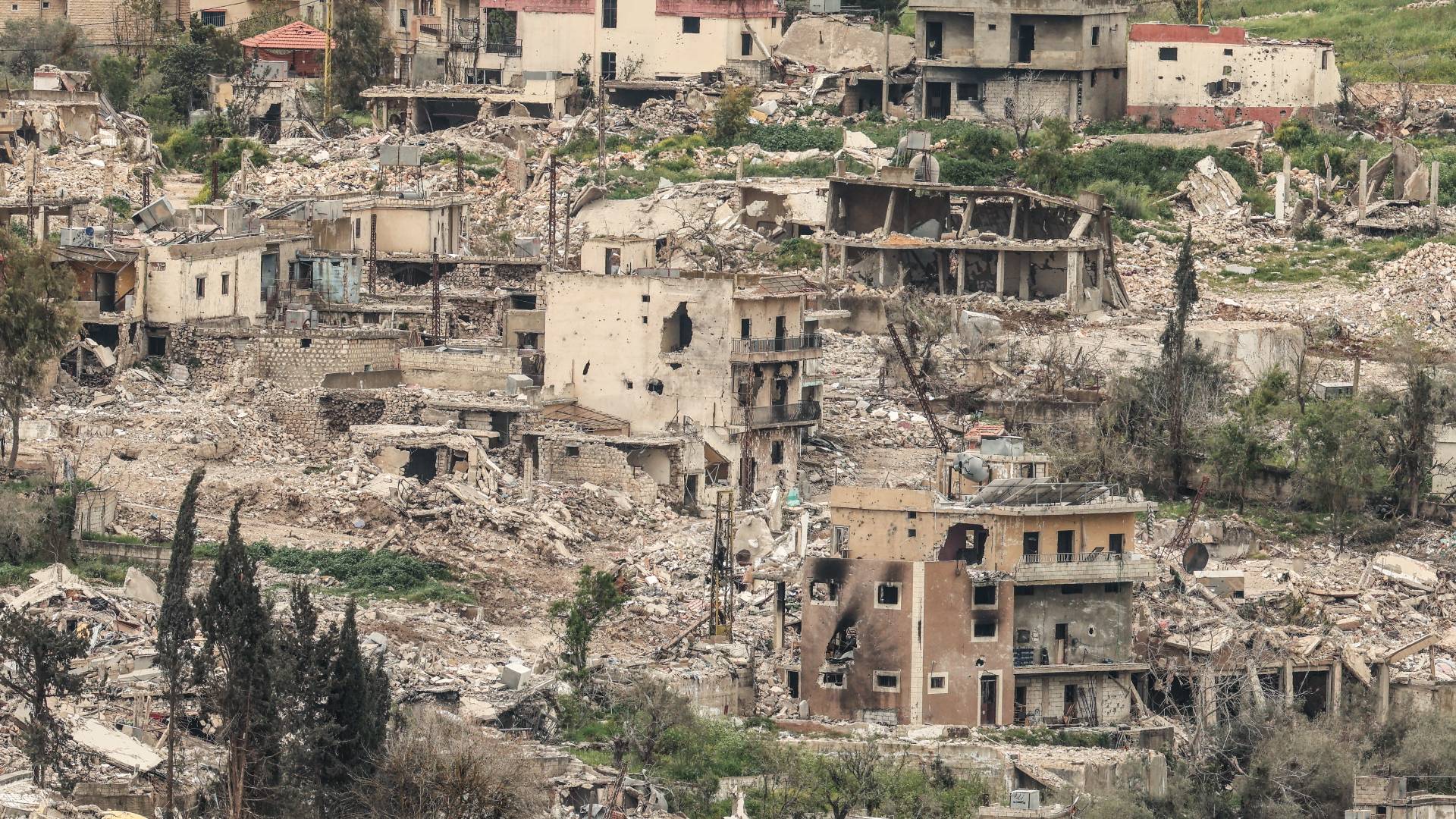 القصف على لبنان