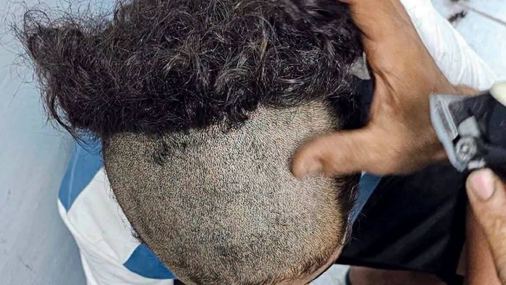 الأمن الليبي يوقف مشجعين للأرجنتين ويحلق رؤوسهم إثر اشتباكات مع مصريين