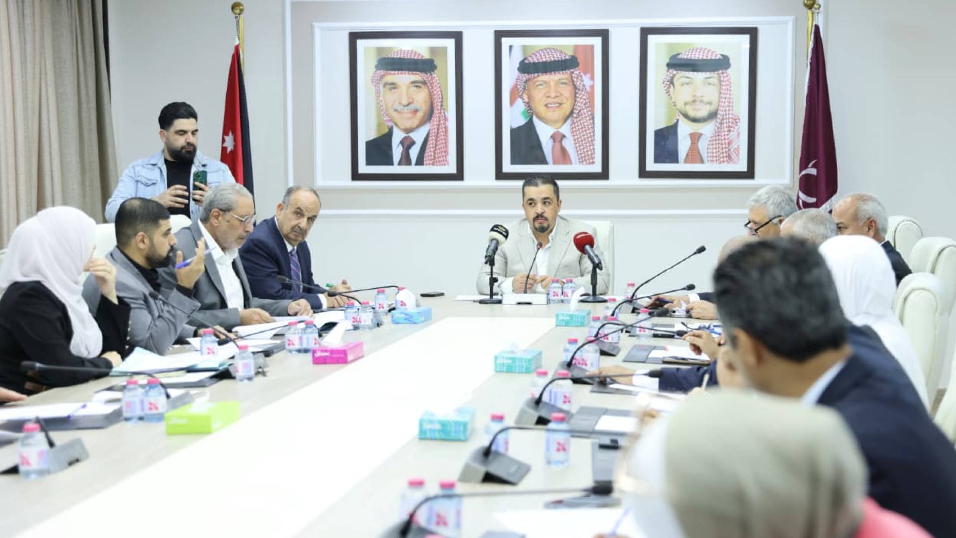 لجنة العمل النيابية
