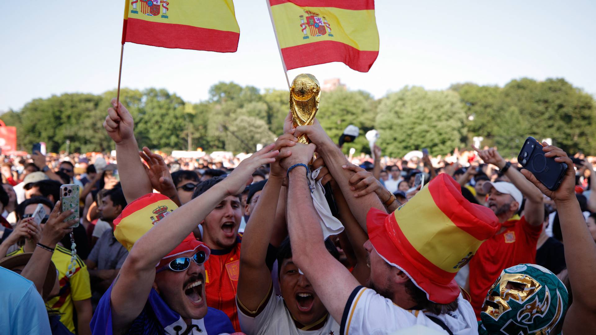 احتفالات عارمة تجتاح إسبانيا بعد التتويج في كأس العالم 2026